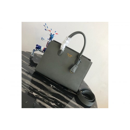 Prada 1BA153 Large Saffiano Leather Handbag in Green Saffiano Leather Prada 1BA153 Large Saffiano Leather Handbag in Green Saffiano Leather