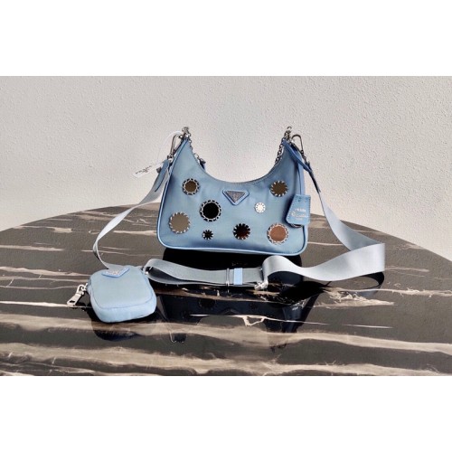 Prada 1BH204 Re-Edition 2005 nylon shoulder bag in Light Blue Nylon Prada 1BH204 Re-Edition 2005 nylon shoulder bag in Light Blue Nylon