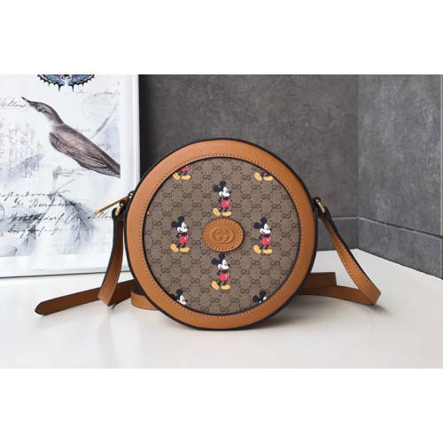 Gucci Disney x Gucci round shoulder bag in Beige ebony mini Supreme canvas Gucci Disney x Gucci round shoulder bag in Beige ebony mini Supreme canvas