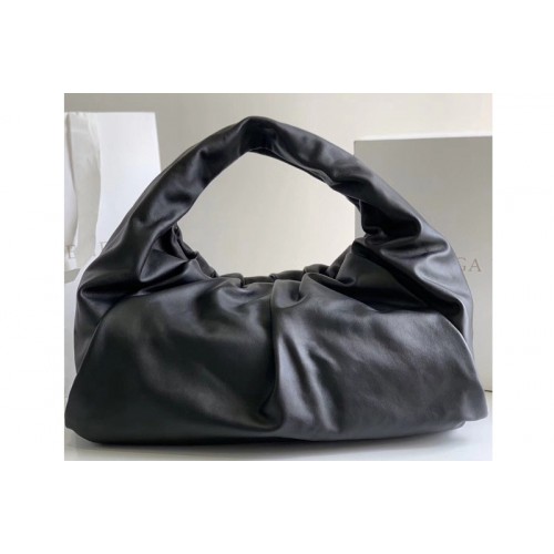 Bottega Veneta The shoulder Pouch bag in Black Calfskin Leather Bottega Veneta The shoulder Pouch bag in Black Calfskin Leather