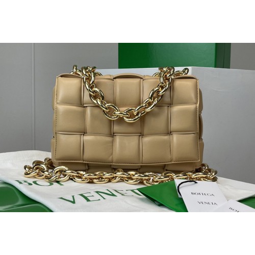 Bottega Veneta The Chain Cassette Cross-body bag in maxi Porridge Intrecciato Nappa leather Bottega Veneta The Chain Cassette Cross-body bag in maxi Porridge Intrecciato Nappa leather