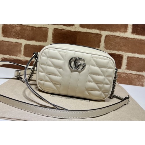 Gucci Marmont mini shoulder bag in White matelasse leather Gucci Marmont mini shoulder bag in White matelasse leather