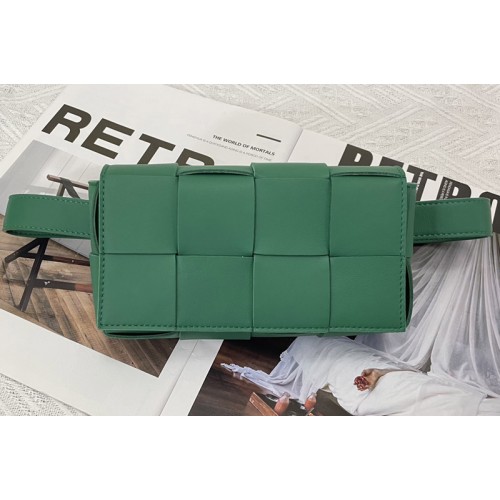 Bottega Veneta Cassette belt bag in Green Intrecciato Nappa leather Bottega Veneta Cassette belt bag in Green Intrecciato Nappa leather