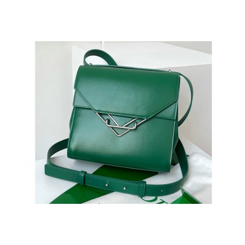 Bottega Veneta The Clip Squared shoulder bag in Green Box Calf Leather Bottega Veneta The Clip Squared shoulder bag in Green Box Calf Leather