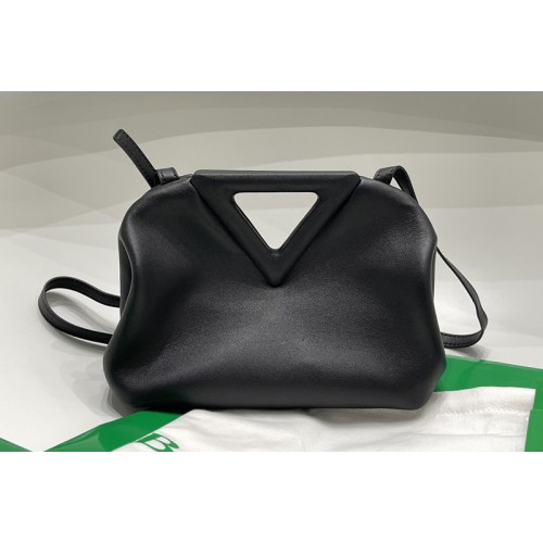 Bottega Veneta Point Leather top handle bag in Black Calf Leather Bottega Veneta Point Leather top handle bag in Black Calf Leather