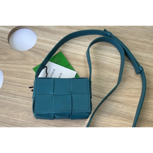 Bottega Veneta Cassette mini bag in Blue Intreccio leather Bottega Veneta Cassette mini bag in Blue Intreccio leather
