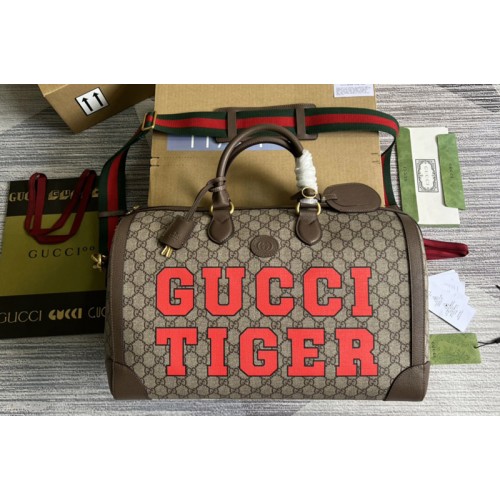 Gucci Tiger small duffle bag in Beige and ebony Supreme Gucci Tiger small duffle bag in Beige and ebony Supreme