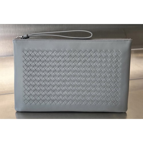 Bottega Veneta Pouch Bag in Gray Leather Bottega Veneta Pouch Bag in Gray Leather