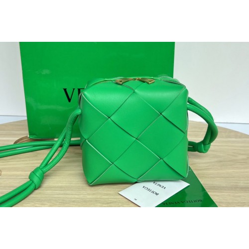 Bottega Veneta Mini Cassette Camera Bag in Green intreccio leather Bottega Veneta Mini Cassette Camera Bag in Green intreccio leather