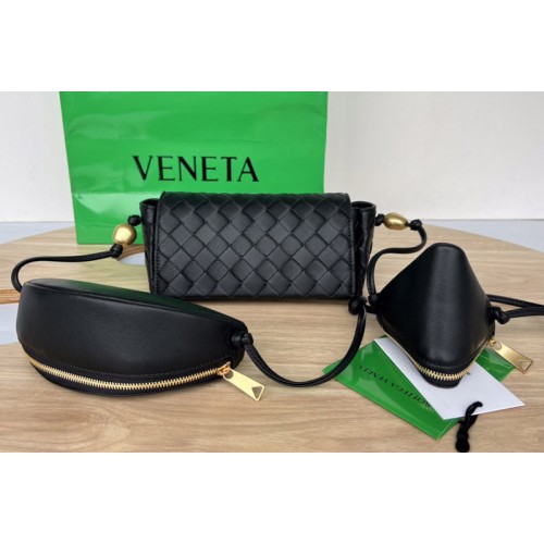 Bottega Veneta Pouch On Strap in Black Intrecciato leather Bottega Veneta Pouch On Strap in Black Intrecciato leather