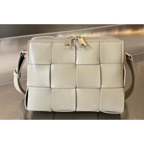 Bottega Veneta Cassette Camera Bag In Grey Leather Bottega Veneta Cassette Camera Bag In Grey Leather