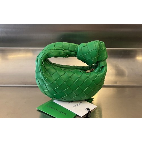 Bottega Veneta Candy Jodie Bag in Green intreccio leather With Gold Buckle Bottega Veneta Candy Jodie Bag in Green intreccio leather With Gold Buckle