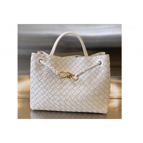 Bottega Veneta Medium Andiamo Bag in White Leather Bottega Veneta Medium Andiamo Bag in White Leather