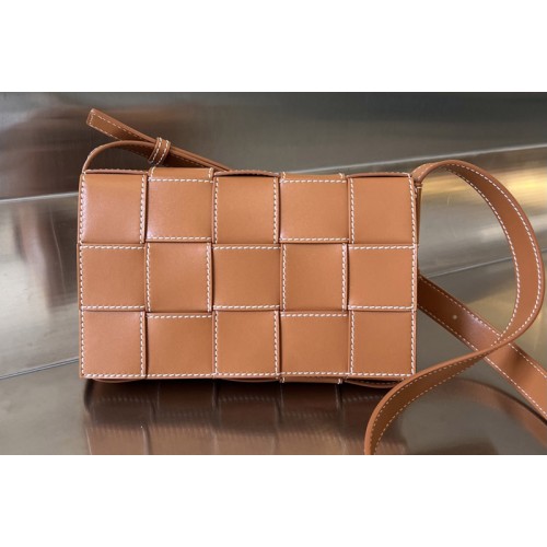 Bottega Veneta Medium Cassette Bag in Wood-Natural Leather Bottega Veneta Medium Cassette Bag in Wood-Natural Leather