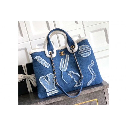 Chanel Tote bag in denim Chanel Tote bag in denim