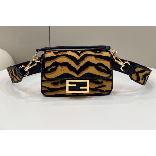 Fendi 8BS017 Baguette medium bag in Black Yellow jacquard fabric featuring a Tiger motif Fendi 8BS017 Baguette medium bag in Black Yellow jacquard fabric featuring a Tiger motif
