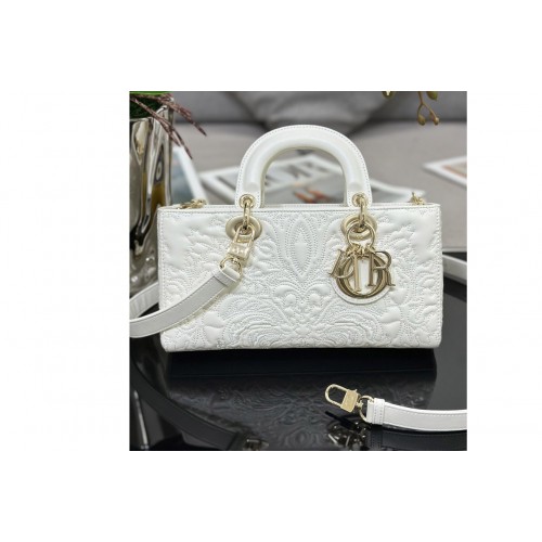 Dior M0540 Medium Lady D-Joy bag in Latte Quilted-Effect Lambskin with Ornamental Motif Dior M0540 Medium Lady D-Joy bag in Latte Quilted-Effect Lambskin with Ornamental Motif