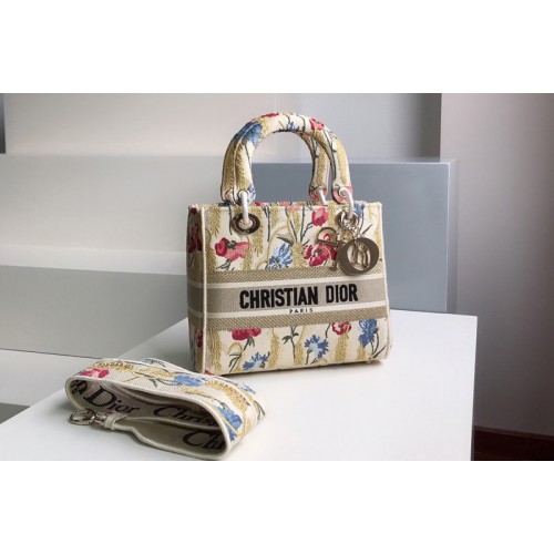Christian Dior M0565 Dior Medium Lady d-lite bag in Dior Embroidery Christian Dior M0565 Dior Medium Lady d-lite bag in Dior Embroidery