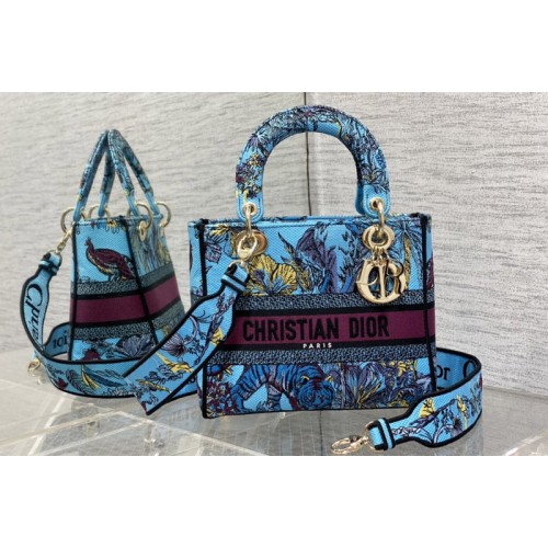 Dior M0565 Christian Dior Medium Lady D-Lite bag in Blue Toile de Jouy Embroidery Dior M0565 Christian Dior Medium Lady D-Lite bag in Blue Toile de Jouy Embroidery