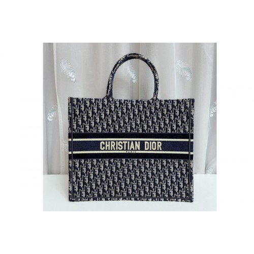 Christian Dior M1286 dior book tote Bag in Blue Dior Oblique Embroidery Christian Dior M1286 dior book tote Bag in Blue Dior Oblique Embroidery