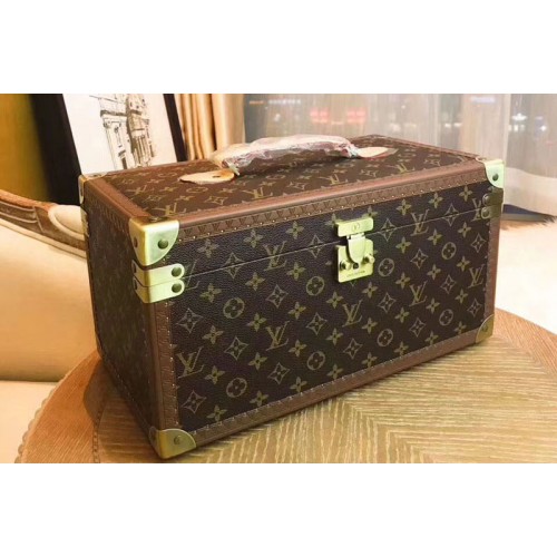 Louis Vuitton M21221 Suitcase 40 in Monogram Canvas Louis Vuitton M21221 Suitcase 40 in Monogram Canvas