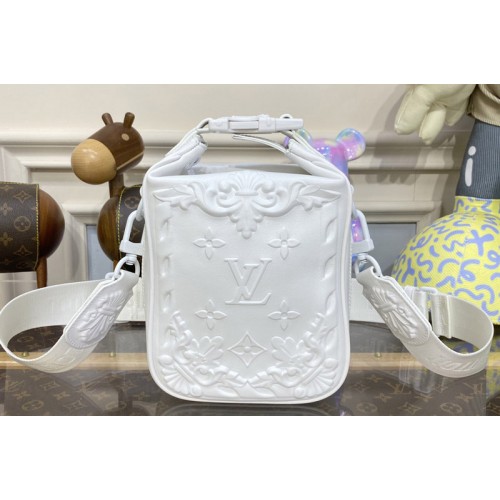 Louis Vuitton M21812 Cruiser Messenger bag in White Calf leather Louis Vuitton M21812 Cruiser Messenger bag in White Calf leather