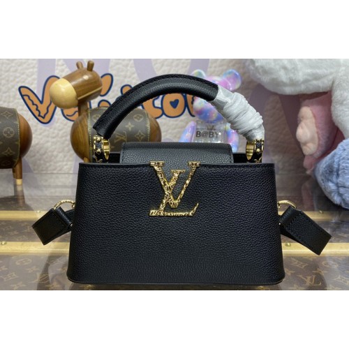 Louis Vuitton M24671 Capucines East West Mini handbag in Black Grained calfskin Louis Vuitton M24671 Capucines East West Mini handbag in Black Grained calfskin