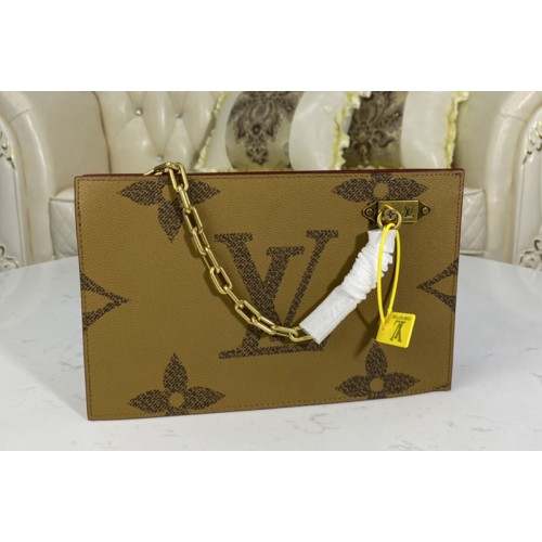 Louis Vuitton M55646 Chain Clutch in Monogram coated canvas Louis Vuitton M55646 Chain Clutch in Monogram coated canvas