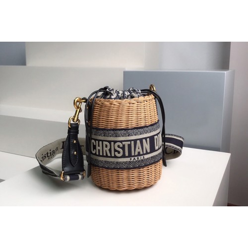 Christian Dior M7600 Dior Wicker bucket bag in Blue Dior Oblique Jacquard and Natural Wicker Christian Dior M7600 Dior Wicker bucket bag in Blue Dior Oblique Jacquard and Natural Wicker