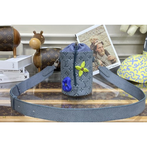 Louis Vuitton M81572 Chalk Pouch Bag in Granite Taurillon Monogram embossed cowhide leather Louis Vuitton M81572 Chalk Pouch Bag in Granite Taurillon Monogram embossed cowhide leather
