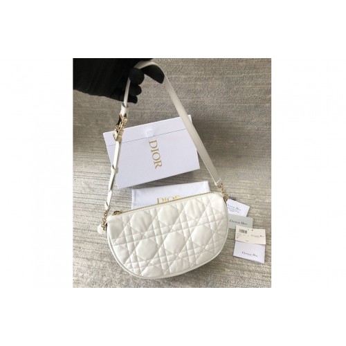 Christian Dior M7201 Medium Dior Vibe Hobo bag in White Cannage Lambskin Christian Dior M7201 Medium Dior Vibe Hobo bag in White Cannage Lambskin