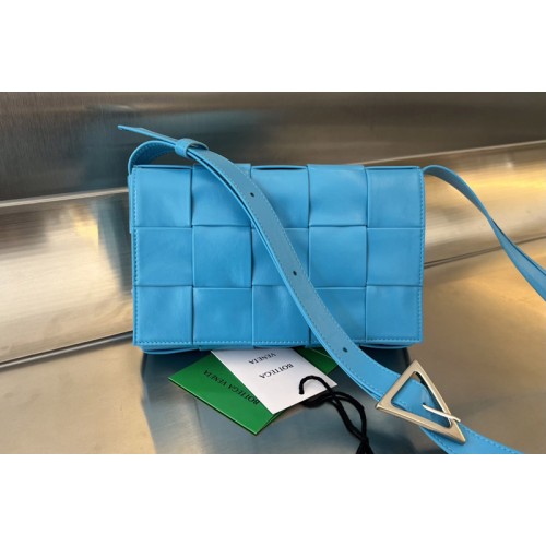 Bottega Veneta Cassette Bag in Blue intreccio leather Bottega Veneta Cassette Bag in Blue intreccio leather