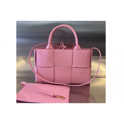 Bottega Veneta Mini Arco Tote Bag in Pink intreccio leather Bottega Veneta Mini Arco Tote Bag in Pink intreccio leather