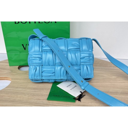 Bottega Veneta Cassette Bag in Blue Intreccio leather Bottega Veneta Cassette Bag in Blue Intreccio leather