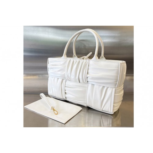 Bottega Veneta Small Arco Tote Bag in White foulard intreccio leather Bottega Veneta Small Arco Tote Bag in White foulard intreccio leather