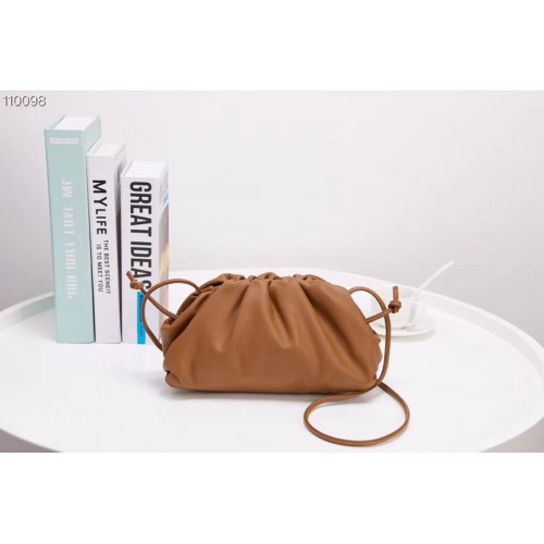 Bottega Veneta The Pouch 20 Bags Brown Butter Calf Leather Bottega Veneta The Pouch 20 Bags Brown Butter Calf Leather