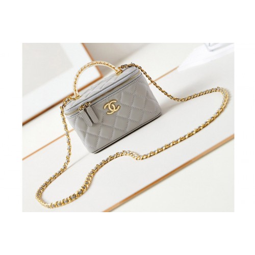 Chanel AP3768 Clutch on Chain bag in Gray Lambskin Chanel AP3768 Clutch on Chain bag in Gray Lambskin