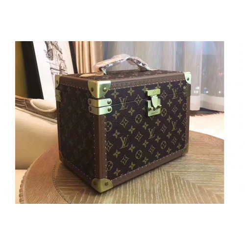 Louis Vuitton M21208 Beauty Case in Monogram Canvas Louis Vuitton M21208 Beauty Case in Monogram Canvas