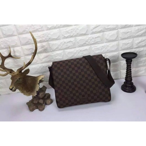 Louis Vuitton N41212 District MM Bag in Damier Ebene Canvas Louis Vuitton N41212 District MM Bag in Damier Ebene Canvas